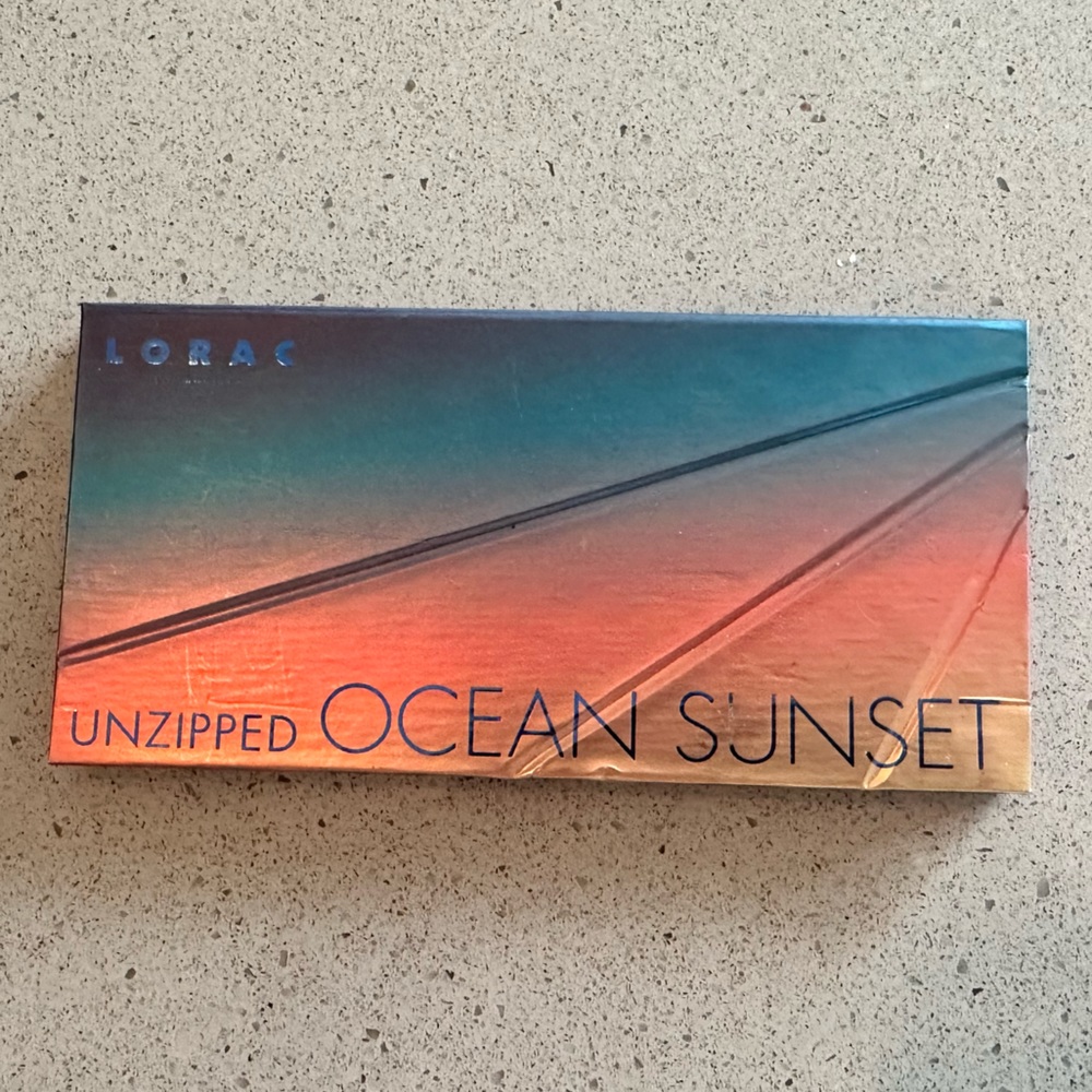 Lorac- Unzipped Ocean Sunset Eyeshadow Palette